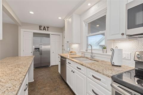 323 E Spring St, Zelienople, PA 16063 photo 12