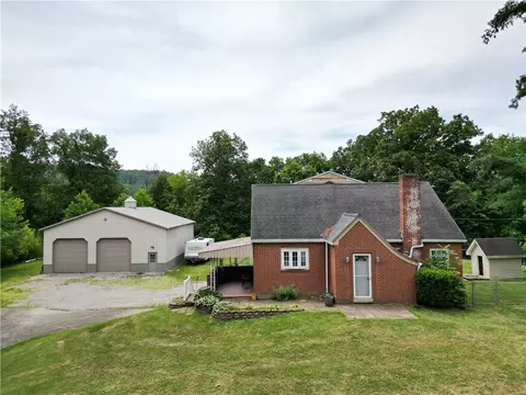 57 Cracker Jack Rd, Monongahela, PA 15063