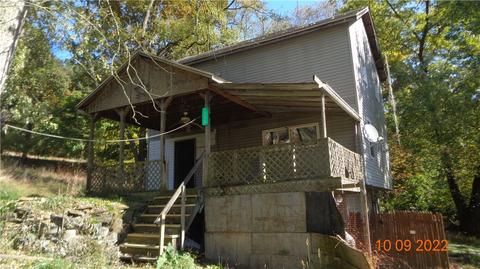 114 Burns Ln, Leechburg, PA 15656