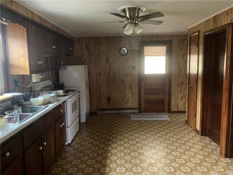 910 Eckman Ln, Apollo, PA 15613 photo 8