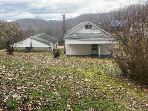 910 Eckman Ln, Apollo, PA 15613 photo 3
