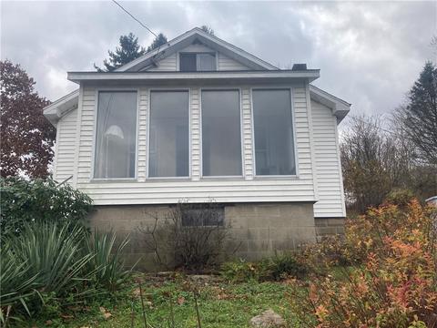 910 Eckman Ln, Apollo, PA 15613 photo 1