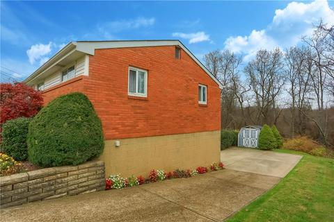 237 Burch Dr, Coraopolis, PA 15108 photo 2