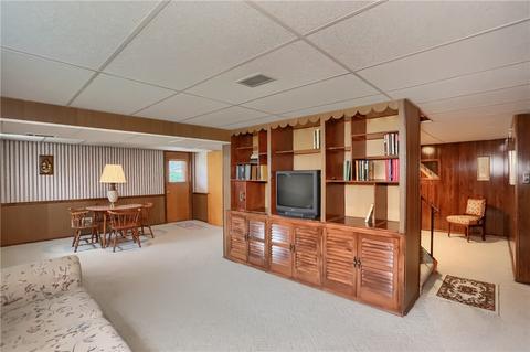 237 Burch Dr, Coraopolis, PA 15108 photo 6
