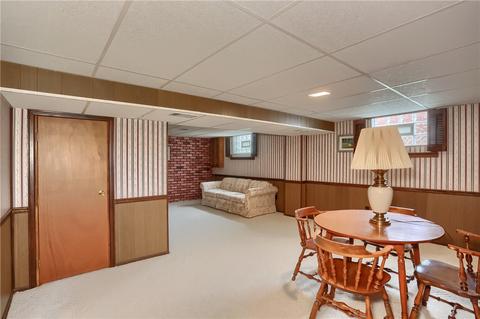237 Burch Dr, Coraopolis, PA 15108 photo 4