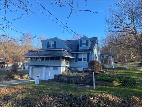 141 Hosfelt Rd, Connellsville, PA 15425