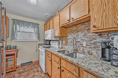 1548 Hancock Ave, Apollo, PA 15613 photo 11