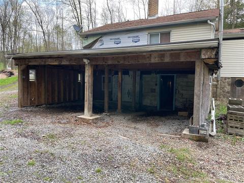 267 Middle Rd, Industry, PA 15052