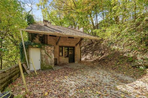 717 Center, Pittsburgh, PA 15215
