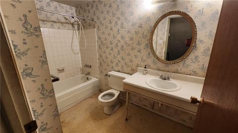 102 Cherry Tree Pl, Coraopolis, PA 15108 photo 11