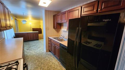 102 Cherry Tree Pl, Coraopolis, PA 15108 photo 5