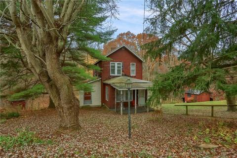 890 Old State Rd, Apollo, PA 15613