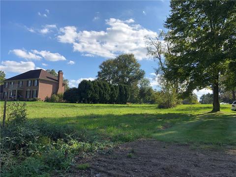 137 Oak Tree Ct, West Middlesex, PA 16159