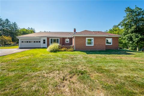 2506 Fife Dr, Pittsburgh, PA 15241
