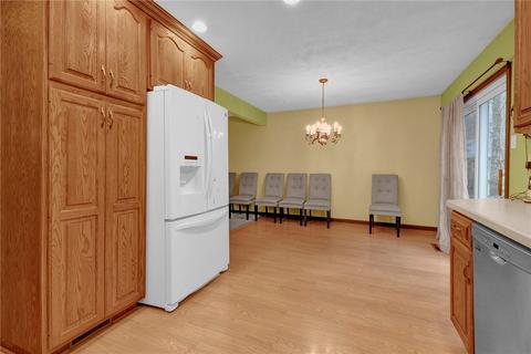 167 Edgewater Dr, Monaca, PA 15061 photo 5