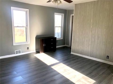 9 School Pl, New Eagle, PA 15067 photo 15