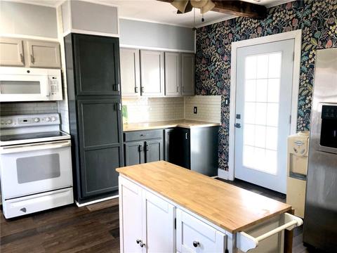 9 School Pl, New Eagle, PA 15067 photo 5