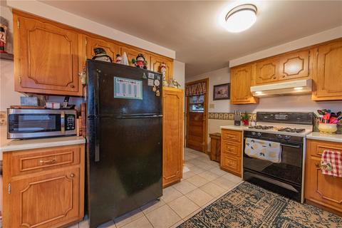 335 Beech St, Vandergrift, PA 15690 photo 8