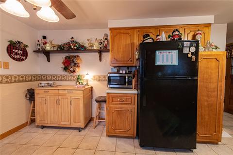 335 Beech St, Vandergrift, PA 15690 photo 9