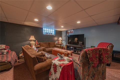 335 Beech St, Vandergrift, PA 15690 photo 18