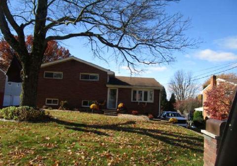 512 W Salisbury, Greensburg, PA 15601