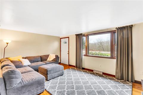 5190 Hardt Rd, Hampton, PA 15044 photo 4