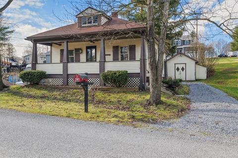 344 Mecklem Ln, Ellwood City, PA 16117