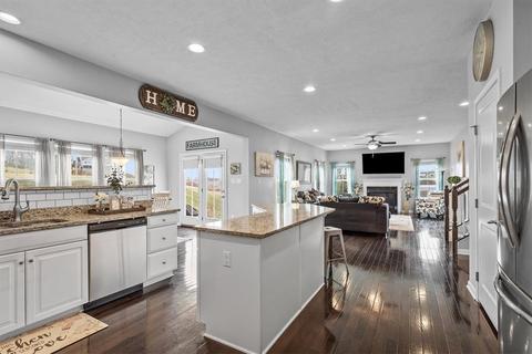 101 Olivia Ave, Mars, PA 16046 photo 6