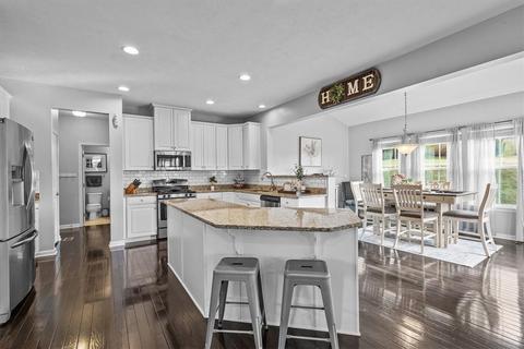101 Olivia Ave, Mars, PA 16046 photo 4