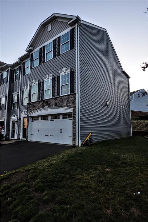 219 Lockheed Dr, Mooncrescent Twp, PA 15108 photo 3