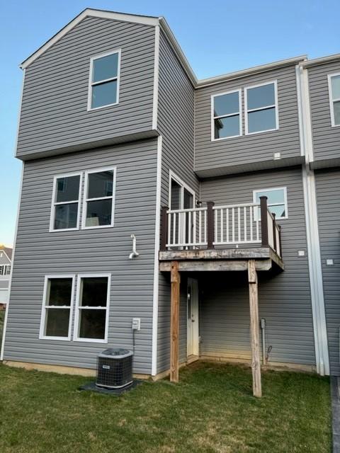 219 Lockheed Dr, Mooncrescent Twp, PA 15108 photo 4