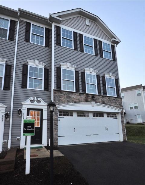 219 Lockheed Dr, Mooncrescent Twp, PA 15108 photo 2