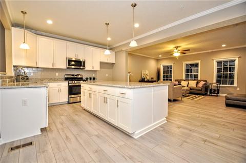 219 Lockheed Dr, Mooncrescent Twp, PA 15108 photo 10