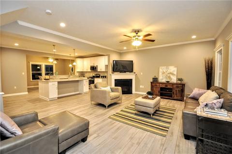 219 Lockheed Dr, Mooncrescent Twp, PA 15108 photo 8
