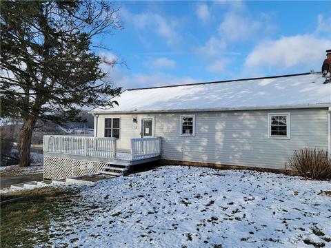 95 Crossridge Rd, Fallowfield, PA 15022