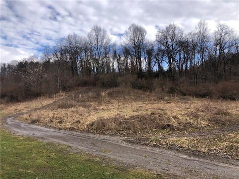2 Carl Dr, Menallen Twp, PA 15401