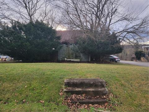 210 Thomas School Rd, Greensburg, PA 15601