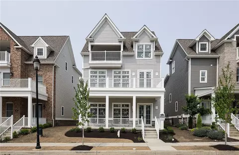 11 Carolina Ave, Oakmont, PA 15139