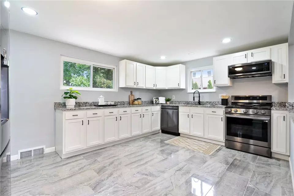  761 Illini, Monroeville, PA 15146 photo 8