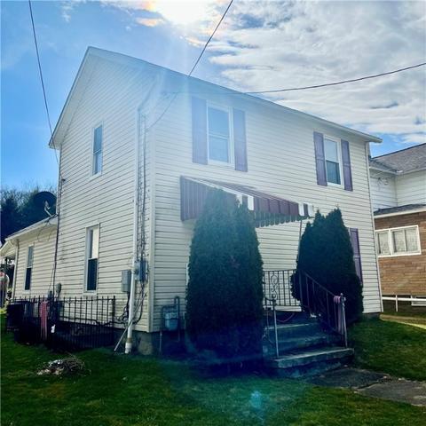111 Petrolia St, Karns City, PA 16041
