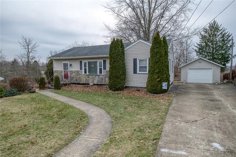 2428 Willowhurst Cir, New Castle, PA 16101