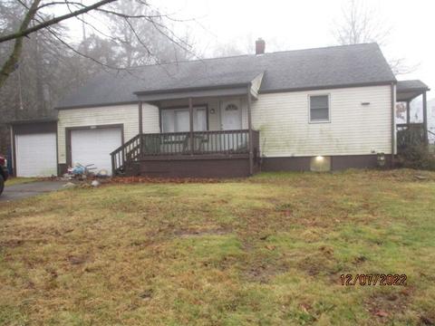 2611 Dechellis St, Beaver Falls, PA 15010
