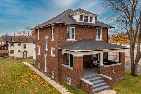 1180 E State St, Sharon, PA 16146