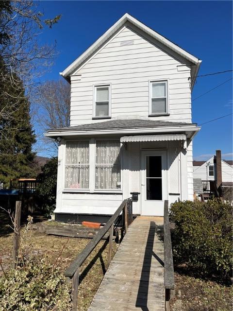 492 Decker Ave, Johnstown, PA 15906