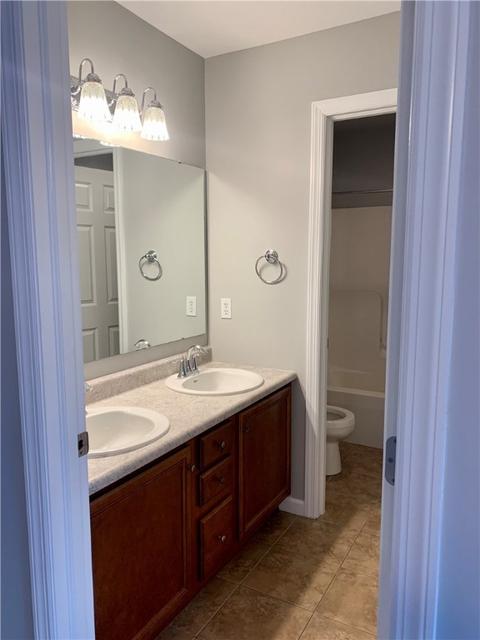 305 Adele Ct, Pittsburgh, PA 15229 photo 7