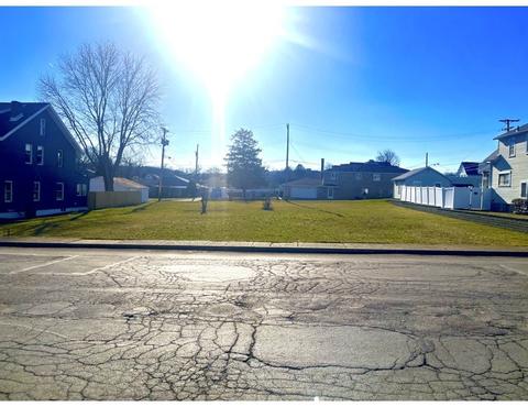 211 Grand Ave, Aliquippa, PA 15001