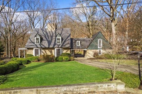 4 Saint James Pl, Fox Chapel, PA 15215
