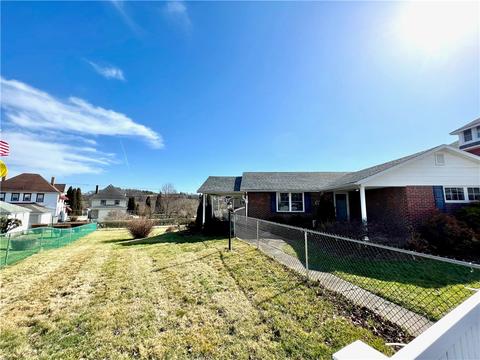 313 S Hickory St, Scottdale, PA 15683