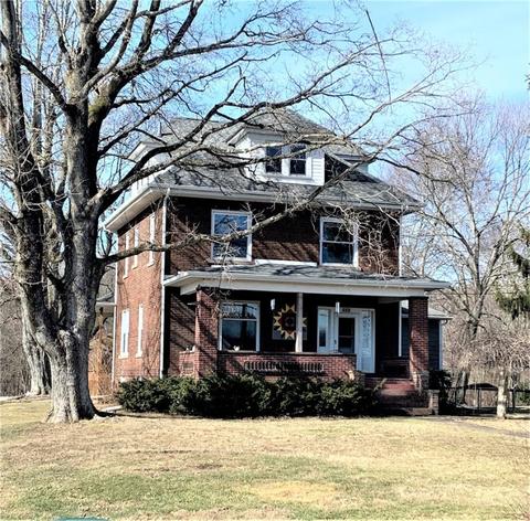 217 Larchwood Dr, Big Beaver, PA 16141