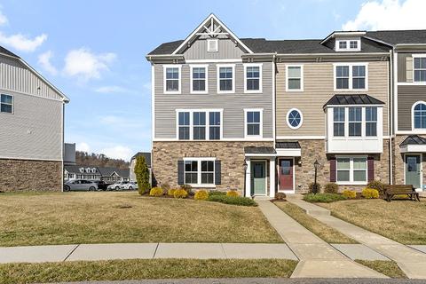 4039 Overview Dr, Canonsburg, PA 15317